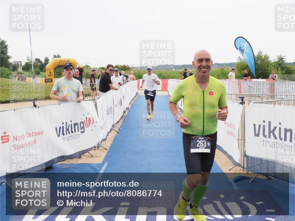 22.06.2025 - Viking Triathlon MichiJ http://msf.ph/oto/8086774 22.06.2025 16:16:53 Ziel 263, 459 meine-sportfotos.de