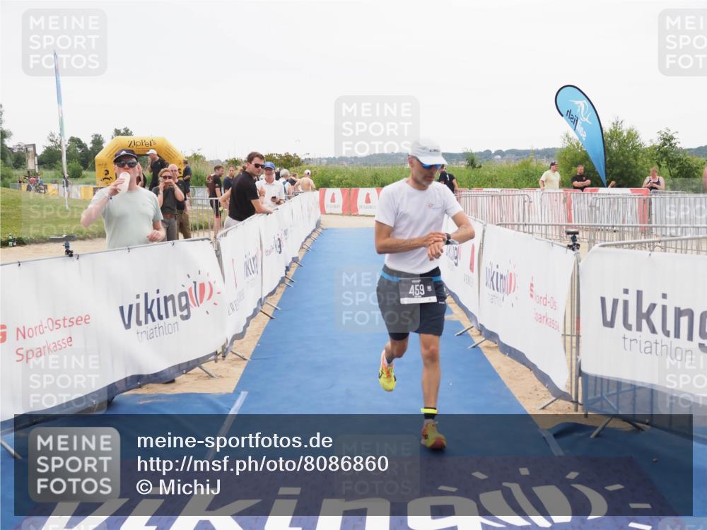 22.06.2025 - Viking Triathlon MichiJ http://msf.ph/oto/8086860 22.06.2025 16:16:54 Ziel 263, 459 meine-sportfotos.de