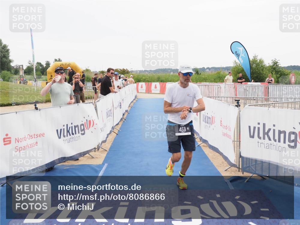 22.06.2025 - Viking Triathlon MichiJ http://msf.ph/oto/8086866 22.06.2025 16:16:55 Ziel 263, 459 meine-sportfotos.de