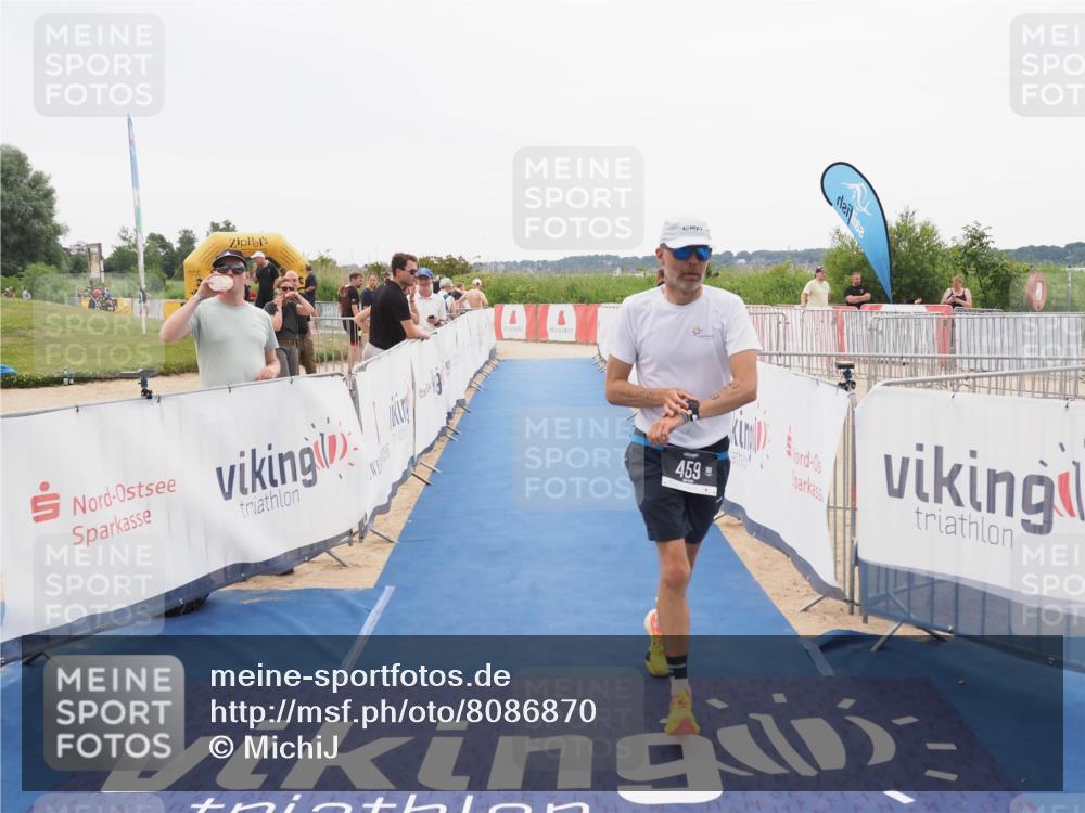 22.06.2025 - Viking Triathlon MichiJ http://msf.ph/oto/8086870 22.06.2025 16:16:55 Ziel 263, 459 meine-sportfotos.de