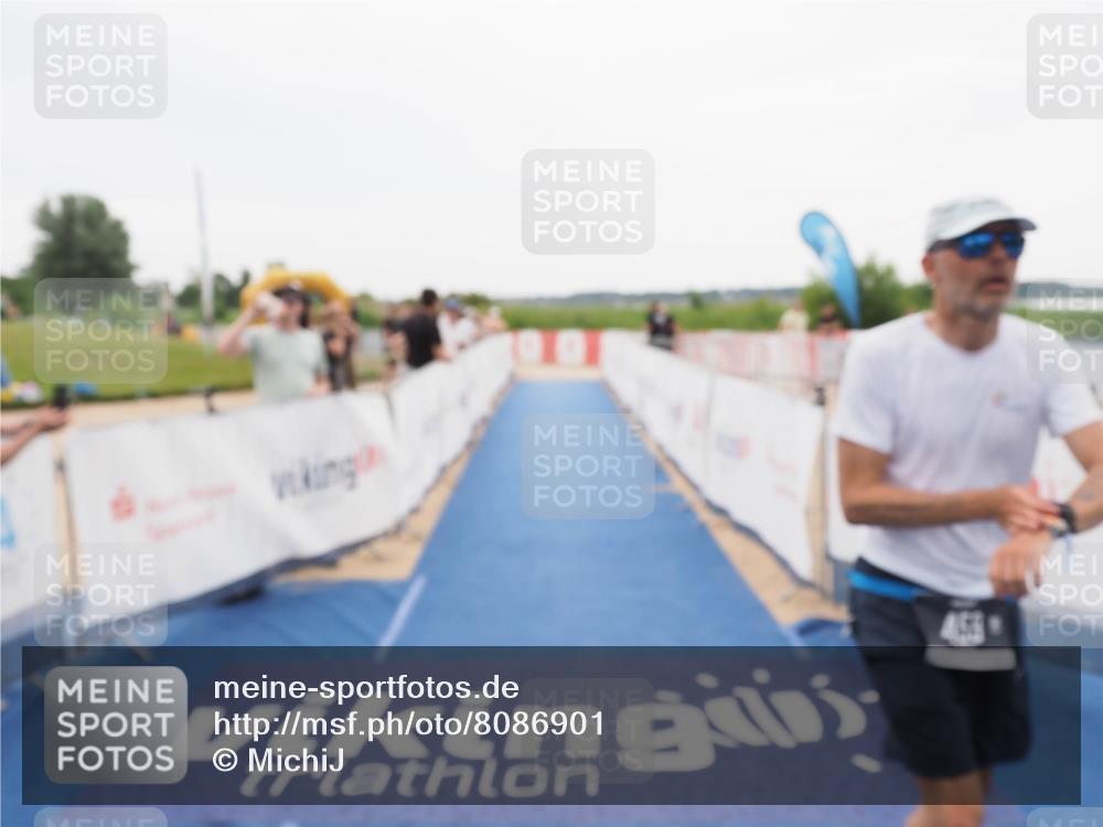 22.06.2025 - Viking Triathlon MichiJ http://msf.ph/oto/8086901 22.06.2025 16:16:55 Ziel 263, 459 meine-sportfotos.de