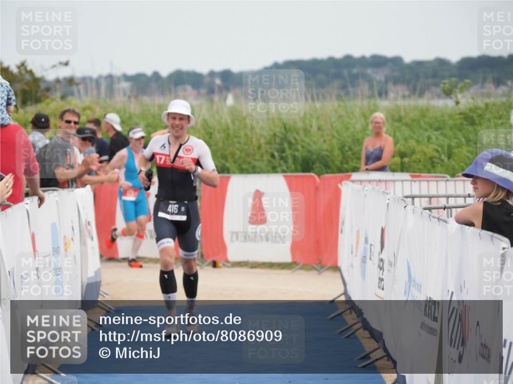 22.06.2025 - Viking Triathlon MichiJ http://msf.ph/oto/8086909 22.06.2025 14:49:04 Ziel 416 meine-sportfotos.de
