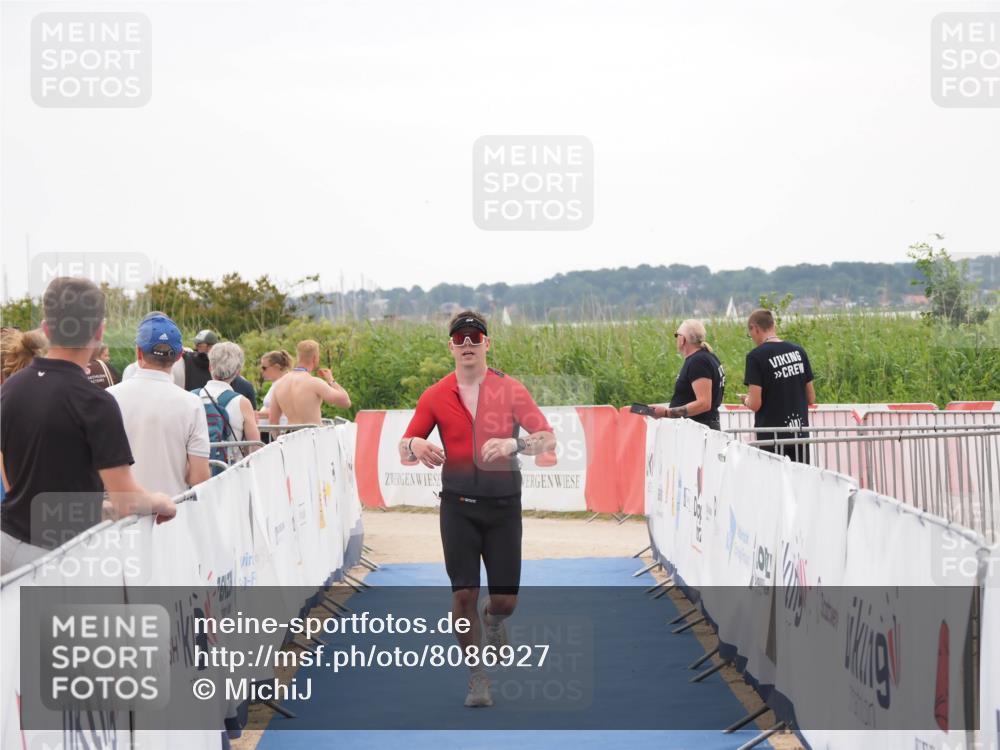 22.06.2025 - Viking Triathlon MichiJ http://msf.ph/oto/8086927 22.06.2025 16:17:09 Ziel 106 meine-sportfotos.de