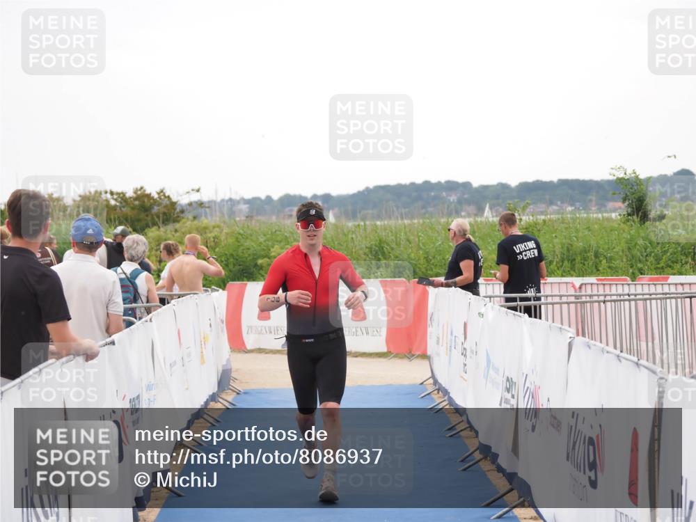 22.06.2025 - Viking Triathlon MichiJ http://msf.ph/oto/8086937 22.06.2025 16:17:09 Ziel 106 meine-sportfotos.de