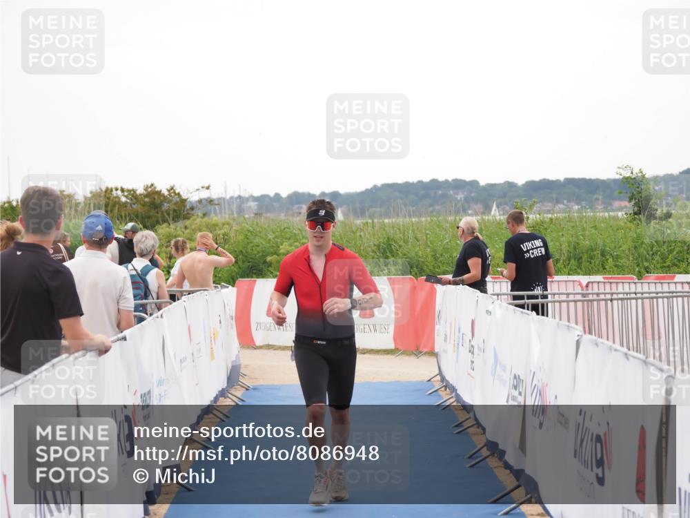 22.06.2025 - Viking Triathlon MichiJ http://msf.ph/oto/8086948 22.06.2025 16:17:10 Ziel 106 meine-sportfotos.de