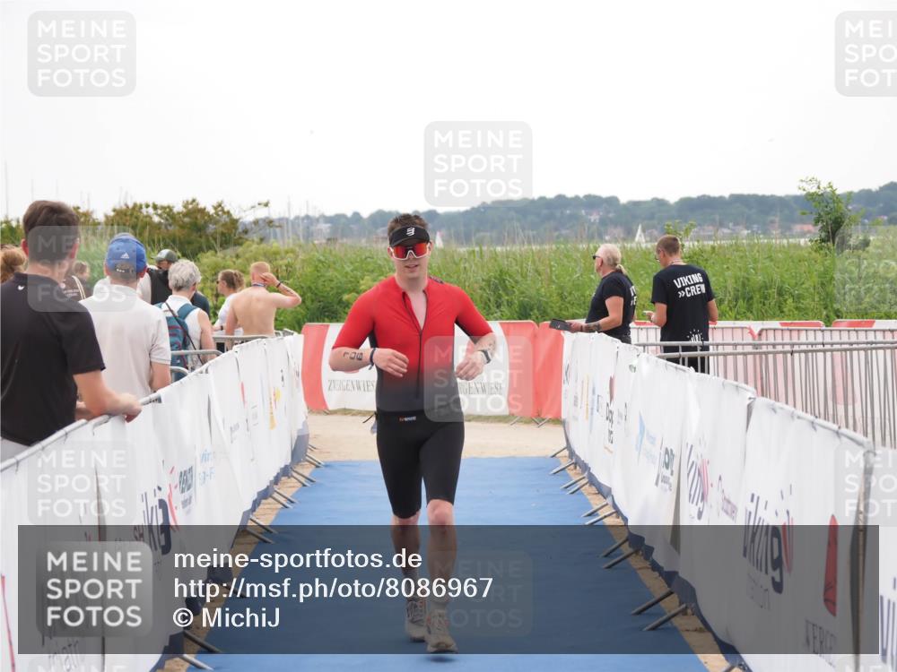 22.06.2025 - Viking Triathlon MichiJ http://msf.ph/oto/8086967 22.06.2025 16:17:10 Ziel 106 meine-sportfotos.de