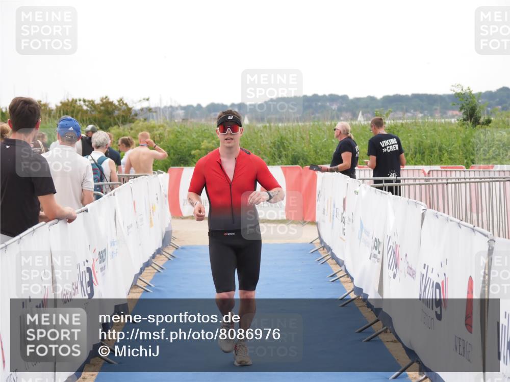 22.06.2025 - Viking Triathlon MichiJ http://msf.ph/oto/8086976 22.06.2025 16:17:10 Ziel 106 meine-sportfotos.de