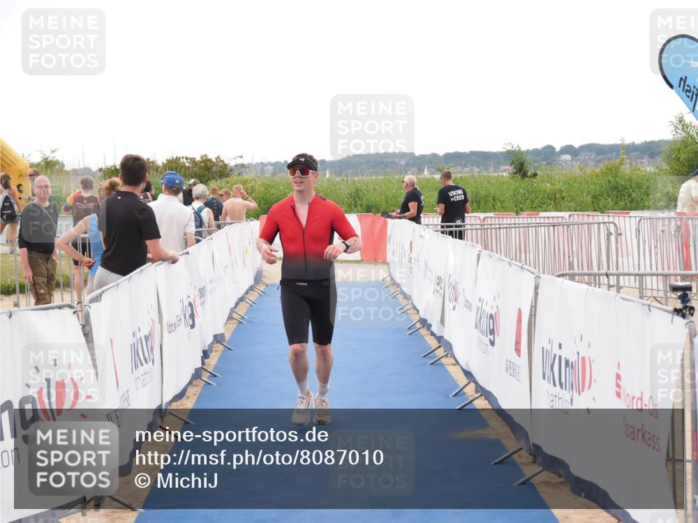 22.06.2025 - Viking Triathlon MichiJ http://msf.ph/oto/8087010 22.06.2025 16:17:11 Ziel 106 meine-sportfotos.de