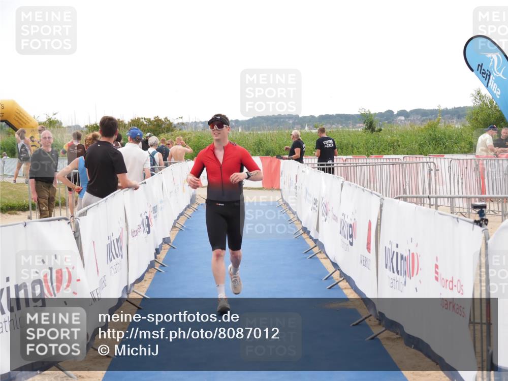 22.06.2025 - Viking Triathlon MichiJ http://msf.ph/oto/8087012 22.06.2025 16:17:11 Ziel 106 meine-sportfotos.de