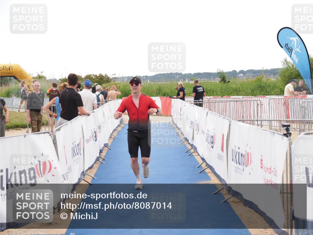 22.06.2025 - Viking Triathlon MichiJ http://msf.ph/oto/8087014 22.06.2025 16:17:11 Ziel 106 meine-sportfotos.de