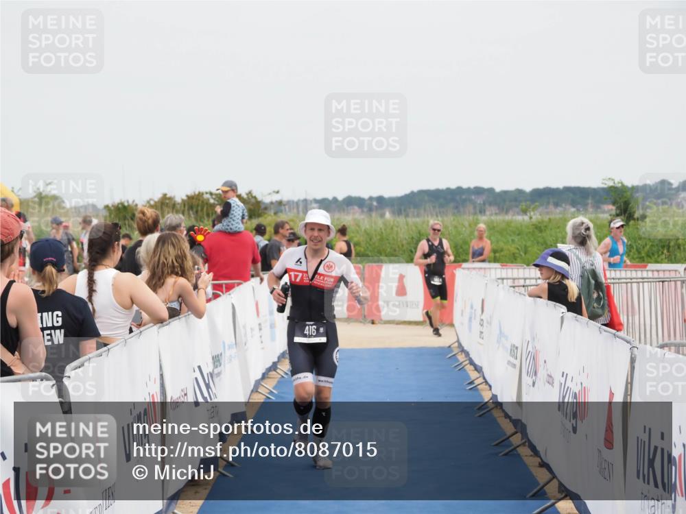 22.06.2025 - Viking Triathlon MichiJ http://msf.ph/oto/8087015 22.06.2025 14:49:07 Ziel 416 meine-sportfotos.de