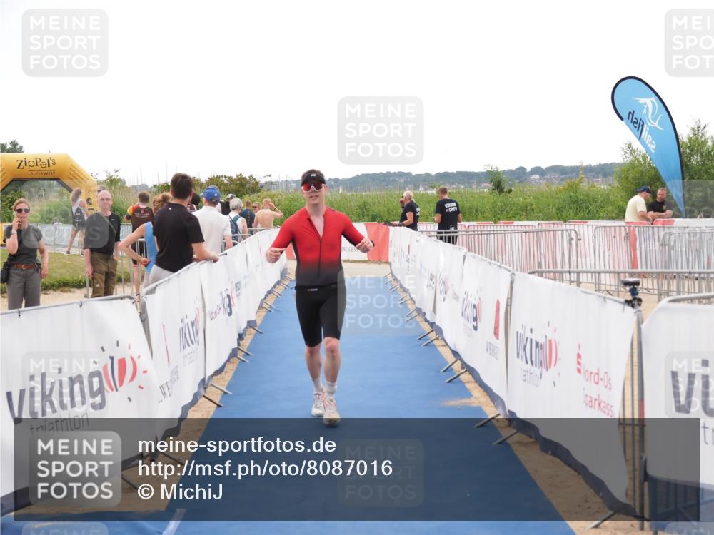 22.06.2025 - Viking Triathlon MichiJ http://msf.ph/oto/8087016 22.06.2025 16:17:11 Ziel 106 meine-sportfotos.de