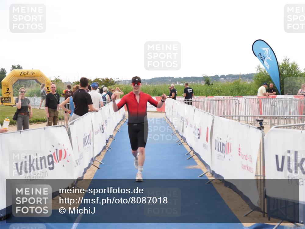 22.06.2025 - Viking Triathlon MichiJ http://msf.ph/oto/8087018 22.06.2025 16:17:11 Ziel 106 meine-sportfotos.de