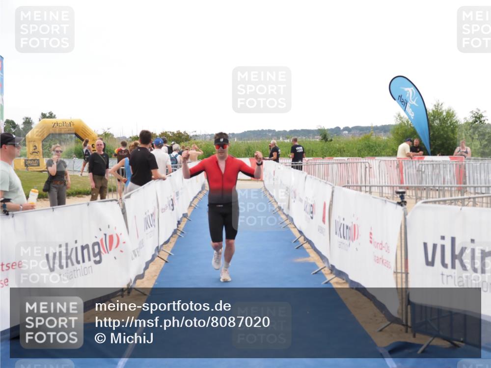 22.06.2025 - Viking Triathlon MichiJ http://msf.ph/oto/8087020 22.06.2025 16:17:12 Ziel 106 meine-sportfotos.de