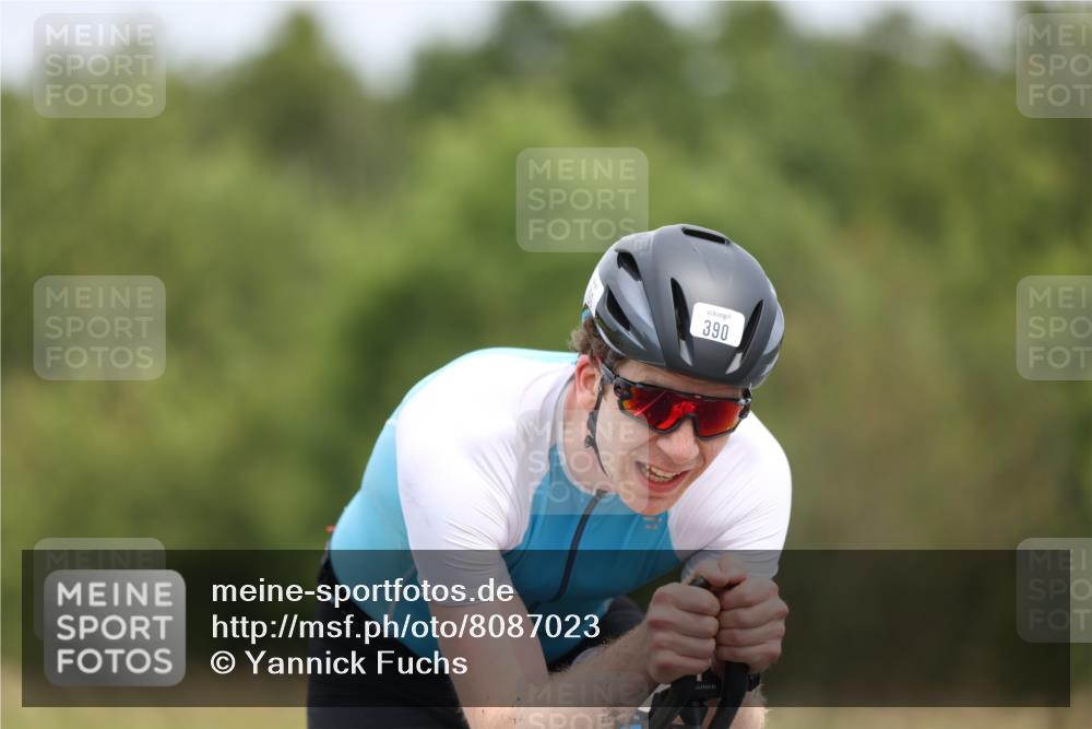 22.06.2025 - Viking Triathlon Yannick Fuchs http://msf.ph/oto/8087023 22.06.2025 12:47:50 Radfahren 103, 113, 149, 215, 390, 461 meine-sportfotos.de