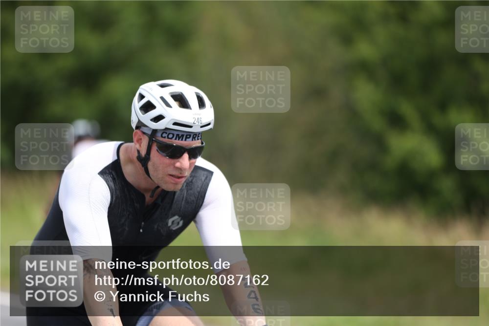 22.06.2025 - Viking Triathlon Yannick Fuchs http://msf.ph/oto/8087162 22.06.2025 12:56:50 Radfahren 246, 276, 305, 313, 366, 542 meine-sportfotos.de