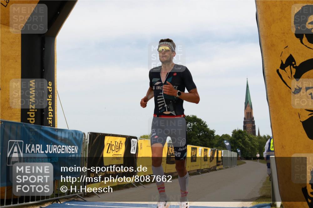22.06.2025 - Viking Triathlon H.Heesch http://msf.ph/oto/8087662 22.06.2025 12:37:02 Laufen 557 meine-sportfotos.de