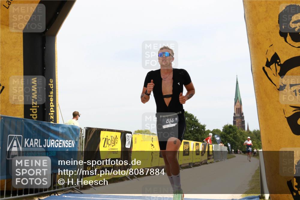 22.06.2025 - Viking Triathlon H.Heesch http://msf.ph/oto/8087884 22.06.2025 13:02:15 Laufen 203, 486 meine-sportfotos.de