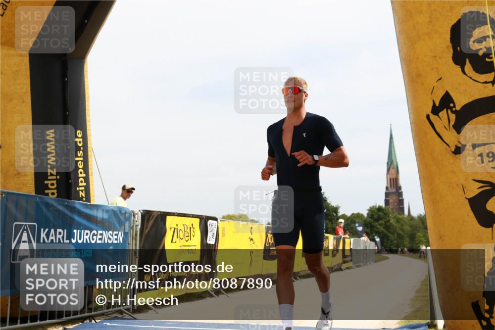 22.06.2025 - Viking Triathlon H.Heesch http://msf.ph/oto/8087890 22.06.2025 13:02:32 Laufen 229 meine-sportfotos.de