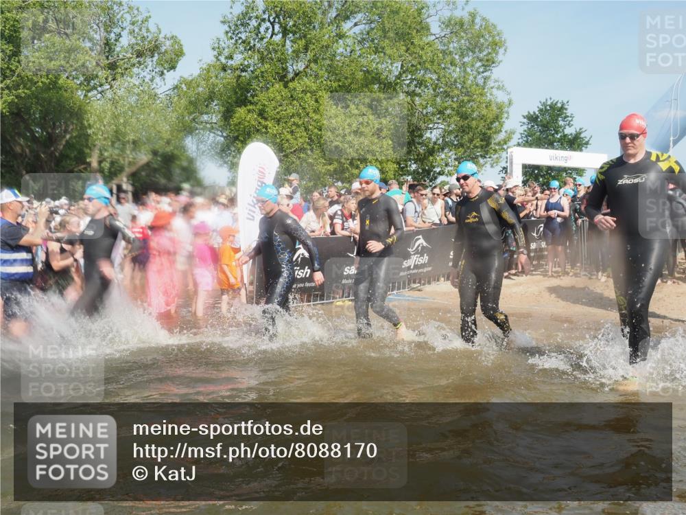 22.06.2025 - Viking Triathlon KatJ http://msf.ph/oto/8088170 22.06.2025 10:08:14 Schwimmen 37, 51, 106, 116, 133, 140, 206, 222, 225, 268, 364, 378, 403, 406, 410, 422, 466, 480, 543, 638 meine-sportfotos.de