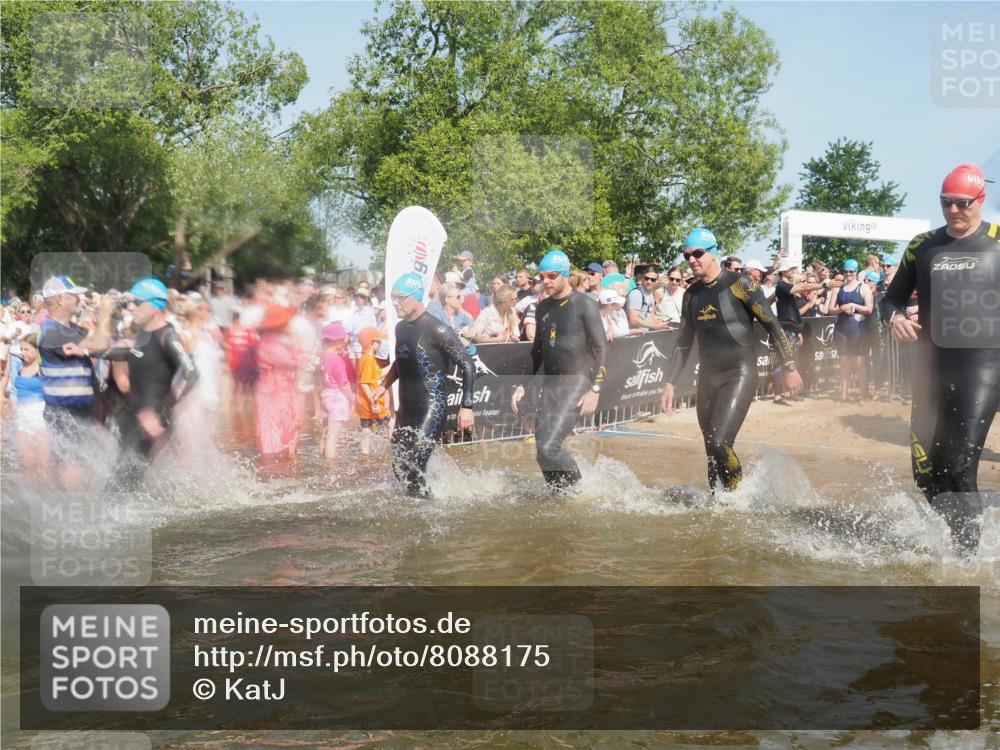 22.06.2025 - Viking Triathlon KatJ http://msf.ph/oto/8088175 22.06.2025 10:08:14 Schwimmen 37, 51, 106, 116, 133, 140, 206, 222, 225, 268, 364, 378, 403, 406, 410, 422, 466, 480, 543, 638 meine-sportfotos.de
