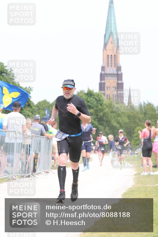 22.06.2025 - Viking Triathlon H.Heesch http://msf.ph/oto/8088188 22.06.2025 14:56:15 Laufen 88, 173, 213, 524 meine-sportfotos.de