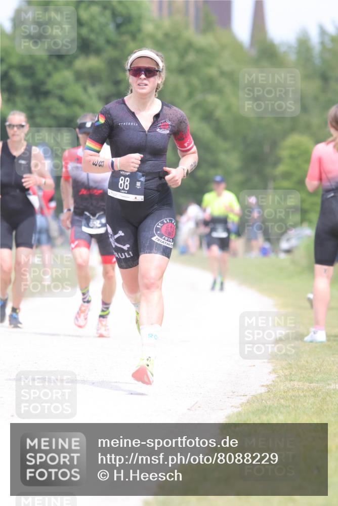 22.06.2025 - Viking Triathlon H.Heesch http://msf.ph/oto/8088229 22.06.2025 14:56:19 Laufen 78, 88, 173, 213, 352, 524 meine-sportfotos.de