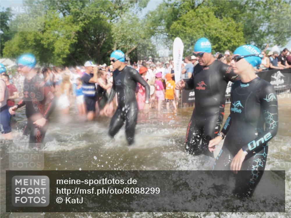 22.06.2025 - Viking Triathlon KatJ http://msf.ph/oto/8088299 22.06.2025 10:08:21 Schwimmen 37, 48, 69, 97, 133, 140, 222, 225, 364, 403, 406, 410, 499, 518, 638 meine-sportfotos.de