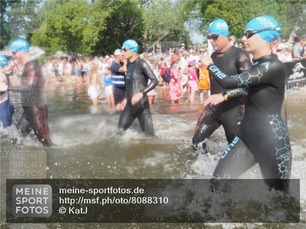 22.06.2025 - Viking Triathlon KatJ http://msf.ph/oto/8088310 22.06.2025 10:08:21 Schwimmen 37, 48, 69, 97, 133, 140, 222, 225, 364, 403, 406, 410, 499, 518, 638 meine-sportfotos.de