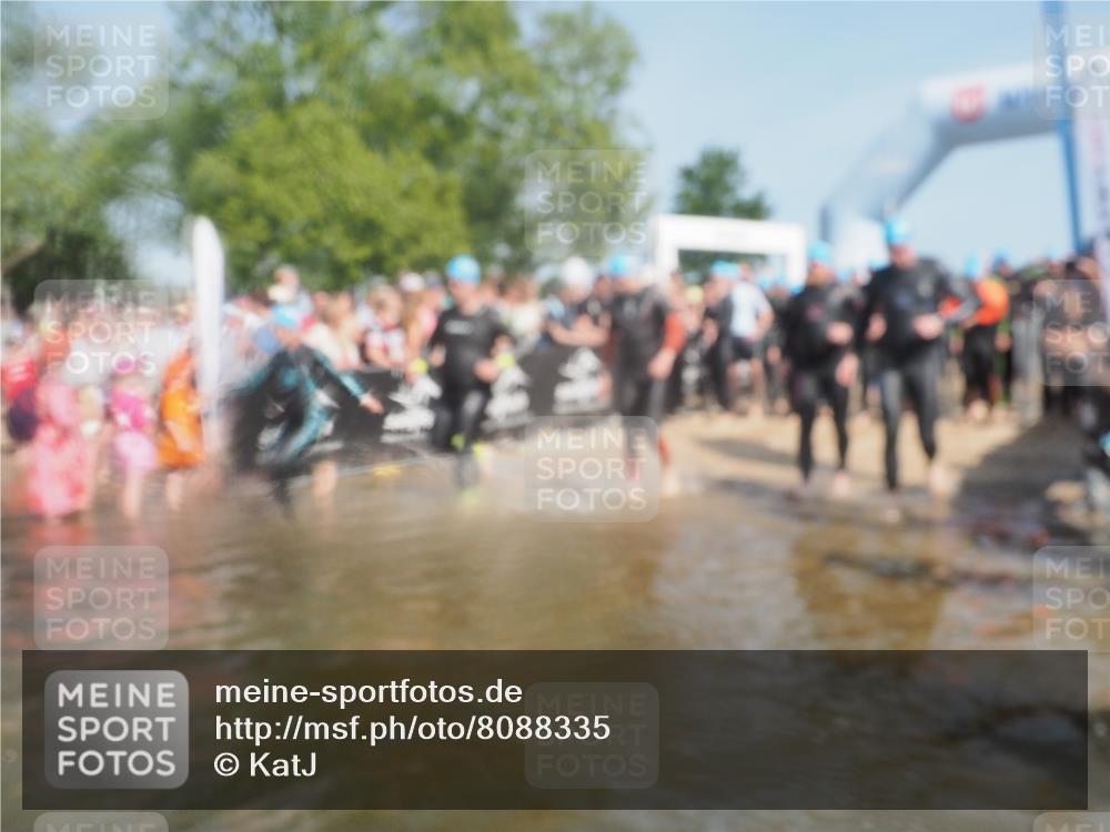 22.06.2025 - Viking Triathlon KatJ http://msf.ph/oto/8088335 22.06.2025 10:08:24 Schwimmen 37, 48, 69, 97, 133, 140, 222, 364, 499, 518 meine-sportfotos.de