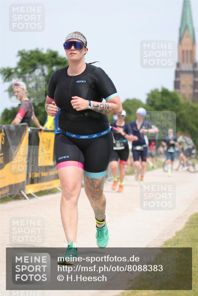 22.06.2025 - Viking Triathlon H.Heesch http://msf.ph/oto/8088383 22.06.2025 14:56:47 Laufen 165, 194, 201 meine-sportfotos.de