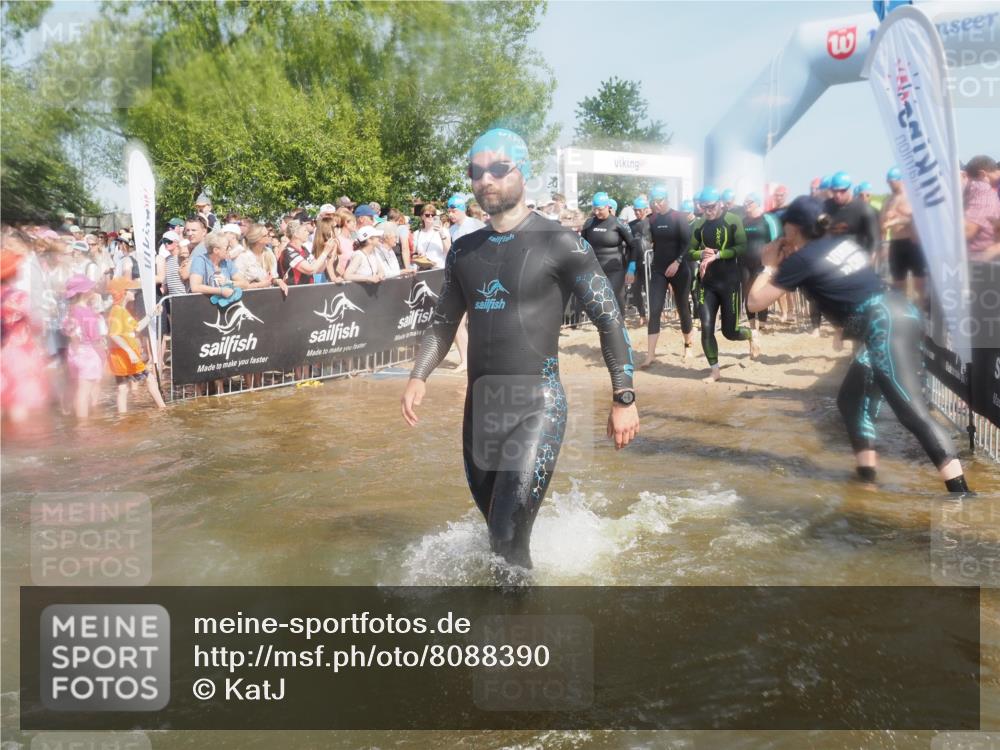 22.06.2025 - Viking Triathlon KatJ http://msf.ph/oto/8088390 22.06.2025 10:08:33 Schwimmen 48, 69, 71, 97, 166, 246, 303, 305, 319, 357, 360, 472, 481, 490, 499, 518, 542 meine-sportfotos.de