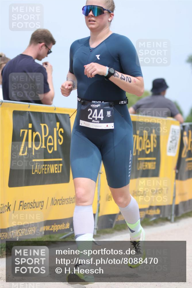 22.06.2025 - Viking Triathlon H.Heesch http://msf.ph/oto/8088470 22.06.2025 14:56:57 Laufen 244 meine-sportfotos.de