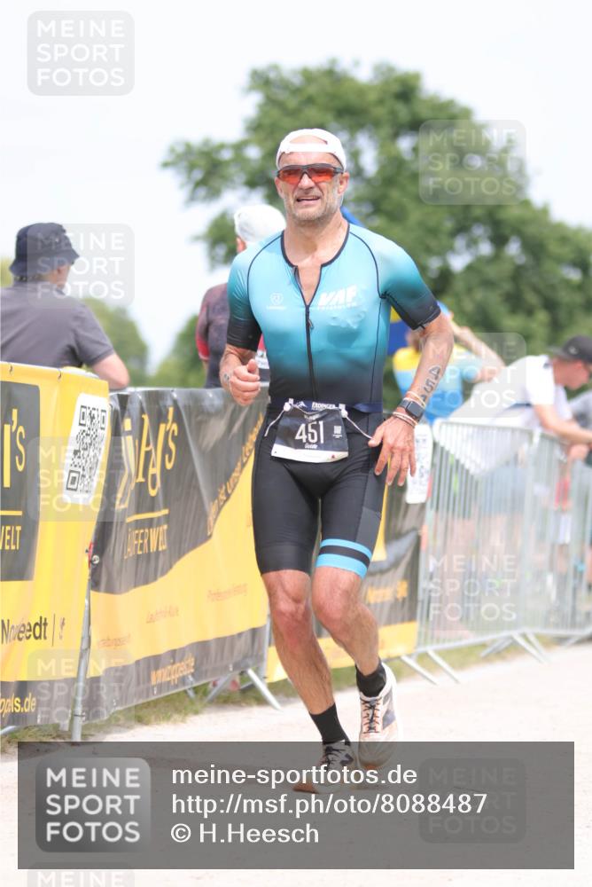 22.06.2025 - Viking Triathlon H.Heesch http://msf.ph/oto/8088487 22.06.2025 14:57:09 Laufen 451 meine-sportfotos.de