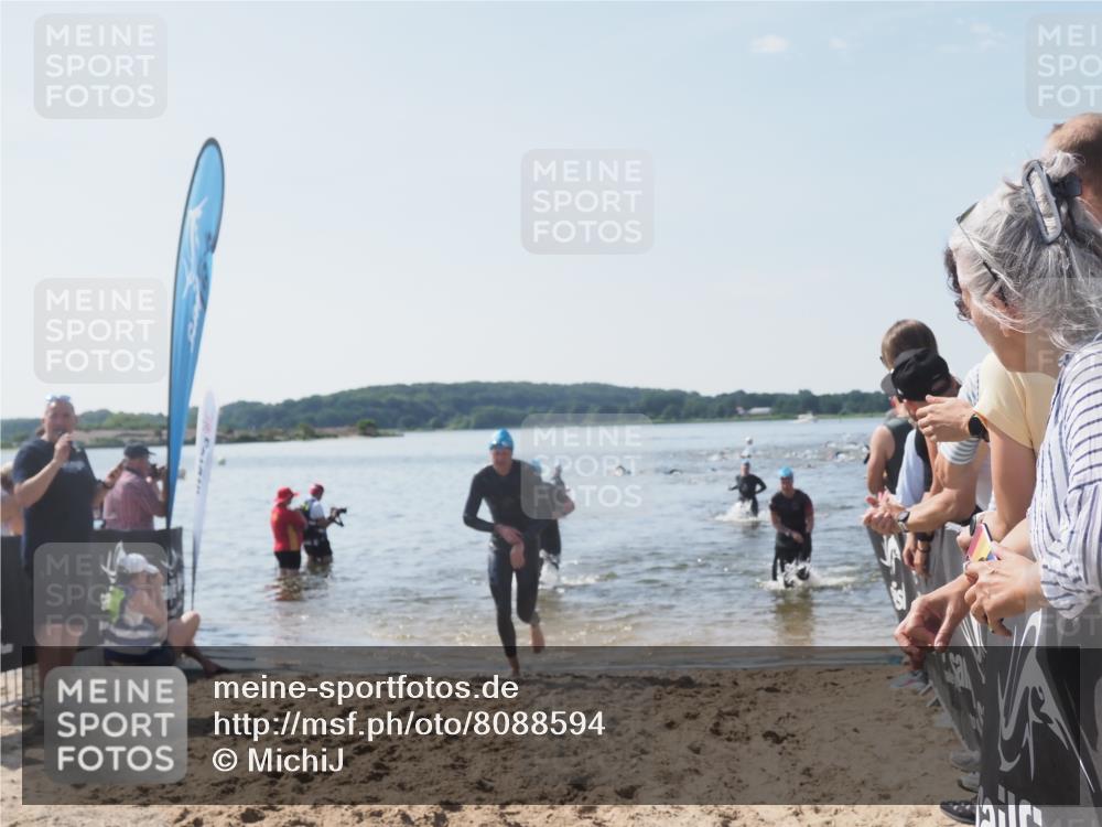 22.06.2025 - Viking Triathlon MichiJ http://msf.ph/oto/8088594 22.06.2025 10:36:38 Schwimmen 42, 232, 251, 332 meine-sportfotos.de