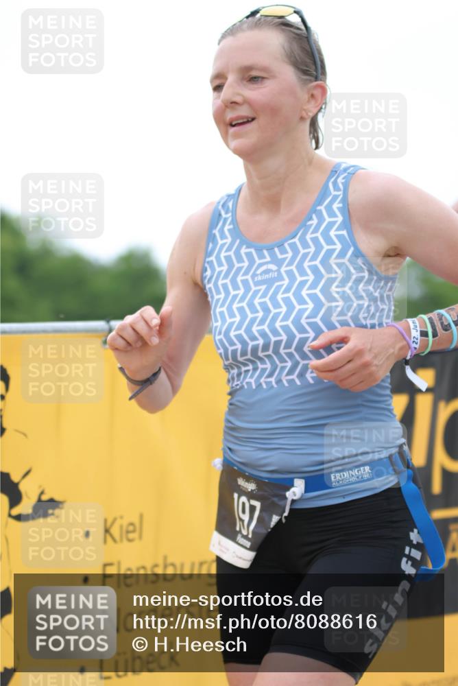 22.06.2025 - Viking Triathlon H.Heesch http://msf.ph/oto/8088616 22.06.2025 15:55:47 Laufen 197 meine-sportfotos.de