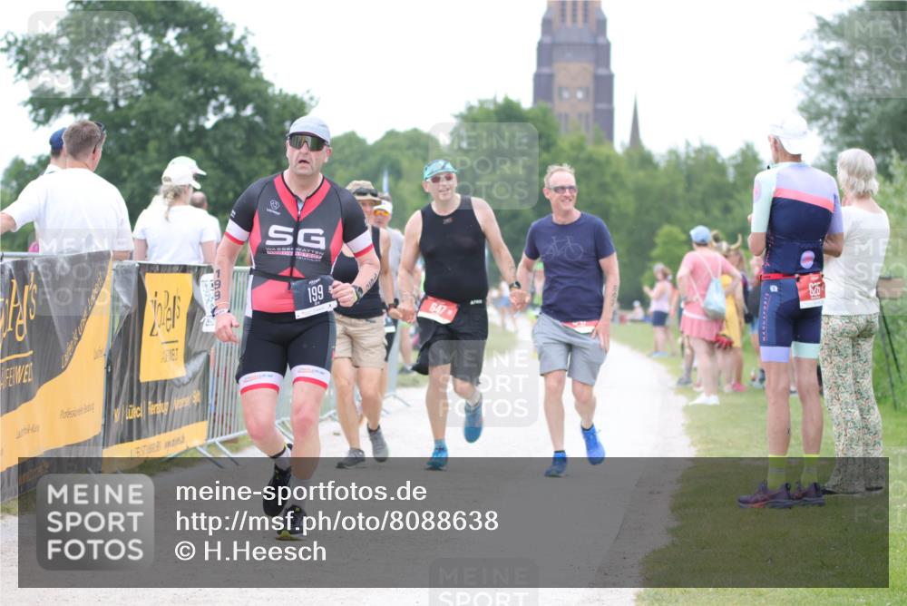 22.06.2025 - Viking Triathlon H.Heesch http://msf.ph/oto/8088638 22.06.2025 15:56:07 Laufen 199, 333, 647 meine-sportfotos.de