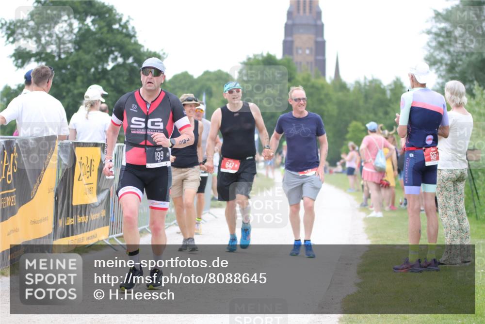 22.06.2025 - Viking Triathlon H.Heesch http://msf.ph/oto/8088645 22.06.2025 15:56:07 Laufen 199, 333, 647 meine-sportfotos.de