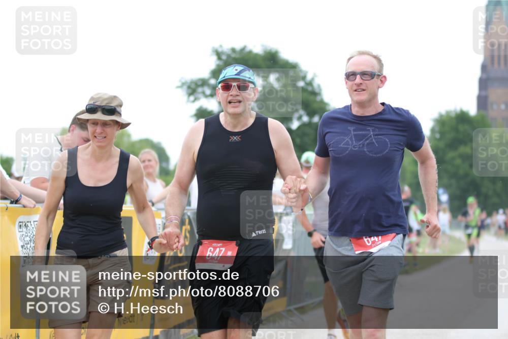 22.06.2025 - Viking Triathlon H.Heesch http://msf.ph/oto/8088706 22.06.2025 15:56:10 Laufen 199, 333, 647 meine-sportfotos.de