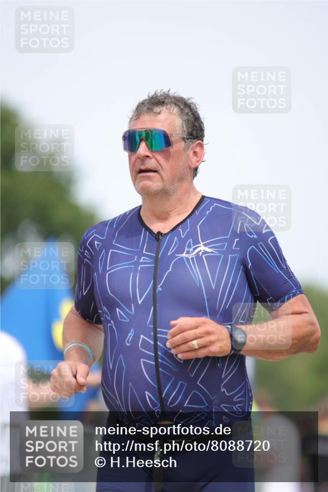 22.06.2025 - Viking Triathlon H.Heesch http://msf.ph/oto/8088720 22.06.2025 14:57:52 Laufen 71, 449, 480, 634 meine-sportfotos.de