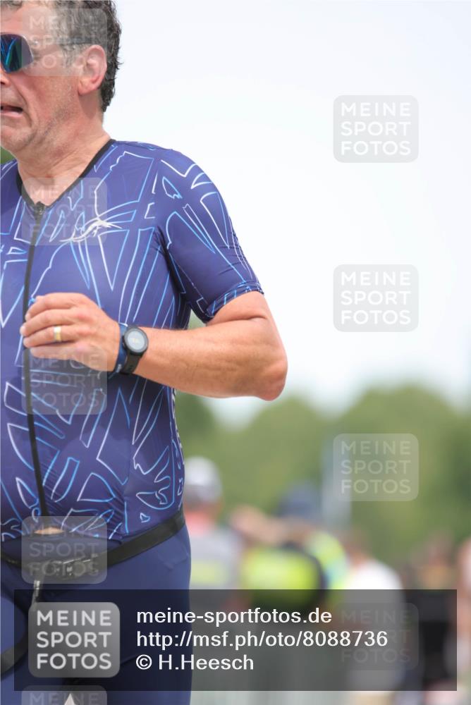 22.06.2025 - Viking Triathlon H.Heesch http://msf.ph/oto/8088736 22.06.2025 14:57:52 Laufen 71, 449, 480, 634 meine-sportfotos.de