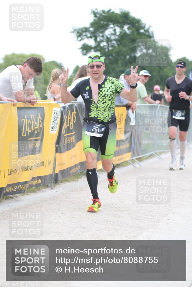 22.06.2025 - Viking Triathlon H.Heesch http://msf.ph/oto/8088755 22.06.2025 15:56:21 Laufen 261, 306 meine-sportfotos.de