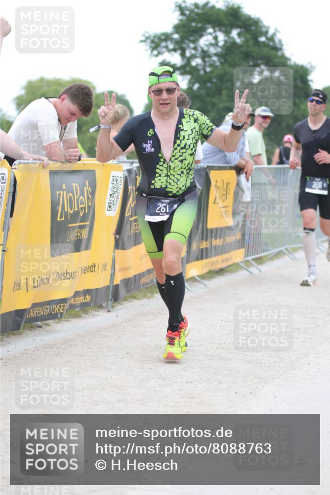 22.06.2025 - Viking Triathlon H.Heesch http://msf.ph/oto/8088763 22.06.2025 15:56:21 Laufen 261, 306 meine-sportfotos.de