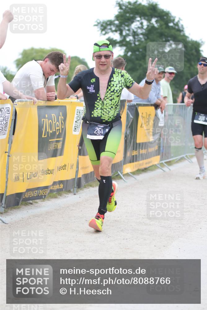 22.06.2025 - Viking Triathlon H.Heesch http://msf.ph/oto/8088766 22.06.2025 15:56:21 Laufen 261, 306 meine-sportfotos.de