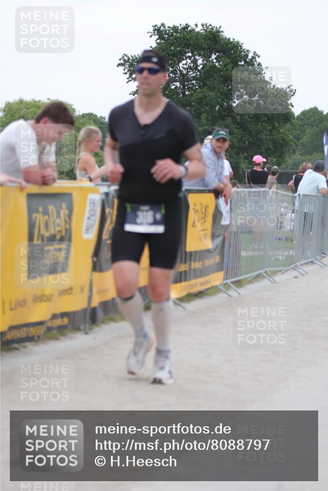 22.06.2025 - Viking Triathlon H.Heesch http://msf.ph/oto/8088797 22.06.2025 15:56:23 Laufen 261, 306 meine-sportfotos.de