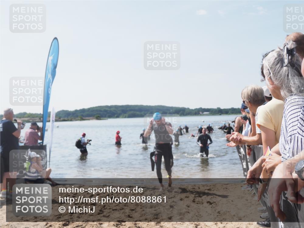 22.06.2025 - Viking Triathlon MichiJ http://msf.ph/oto/8088861 22.06.2025 10:37:08 Schwimmen 172, 355, 370, 388, 454, 500, 513, 649 meine-sportfotos.de