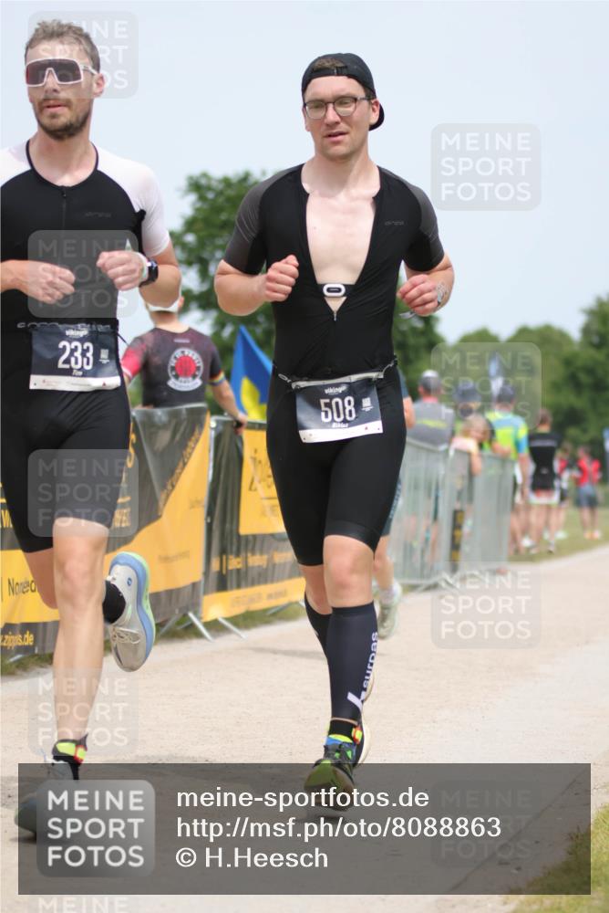 22.06.2025 - Viking Triathlon H.Heesch http://msf.ph/oto/8088863 22.06.2025 14:58:29 Laufen 233, 471, 472, 477, 508 meine-sportfotos.de