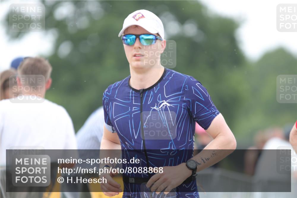 22.06.2025 - Viking Triathlon H.Heesch http://msf.ph/oto/8088868 22.06.2025 15:56:39 Laufen 318, 328 meine-sportfotos.de
