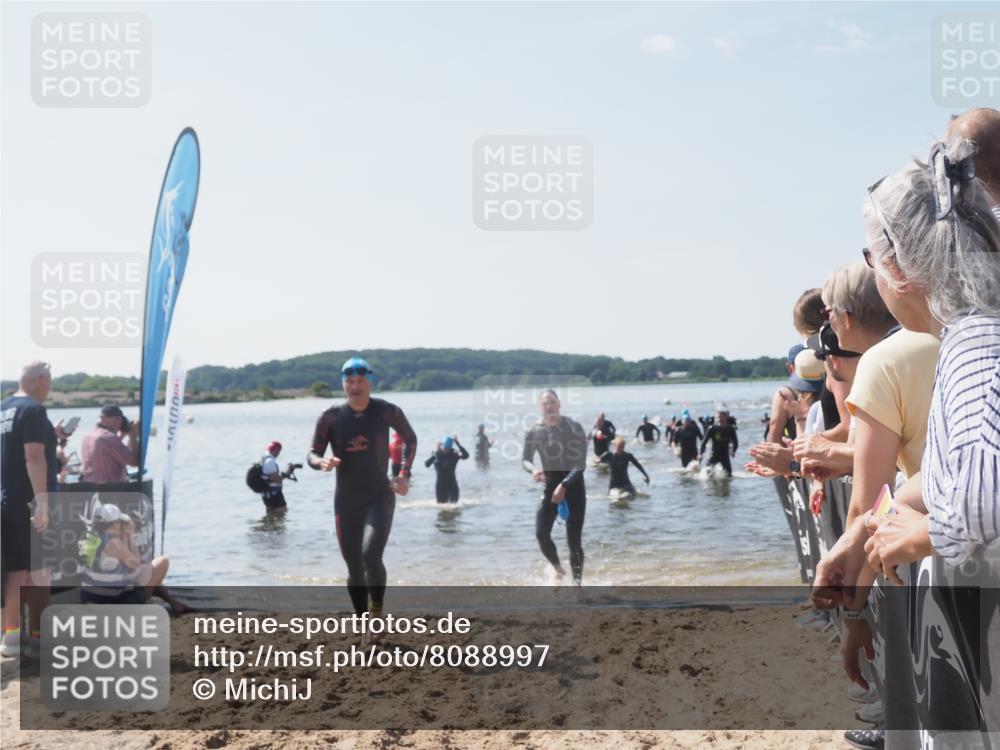 22.06.2025 - Viking Triathlon MichiJ http://msf.ph/oto/8088997 22.06.2025 10:37:12 Schwimmen 172, 233, 355, 370, 383, 454, 500, 513, 649 meine-sportfotos.de