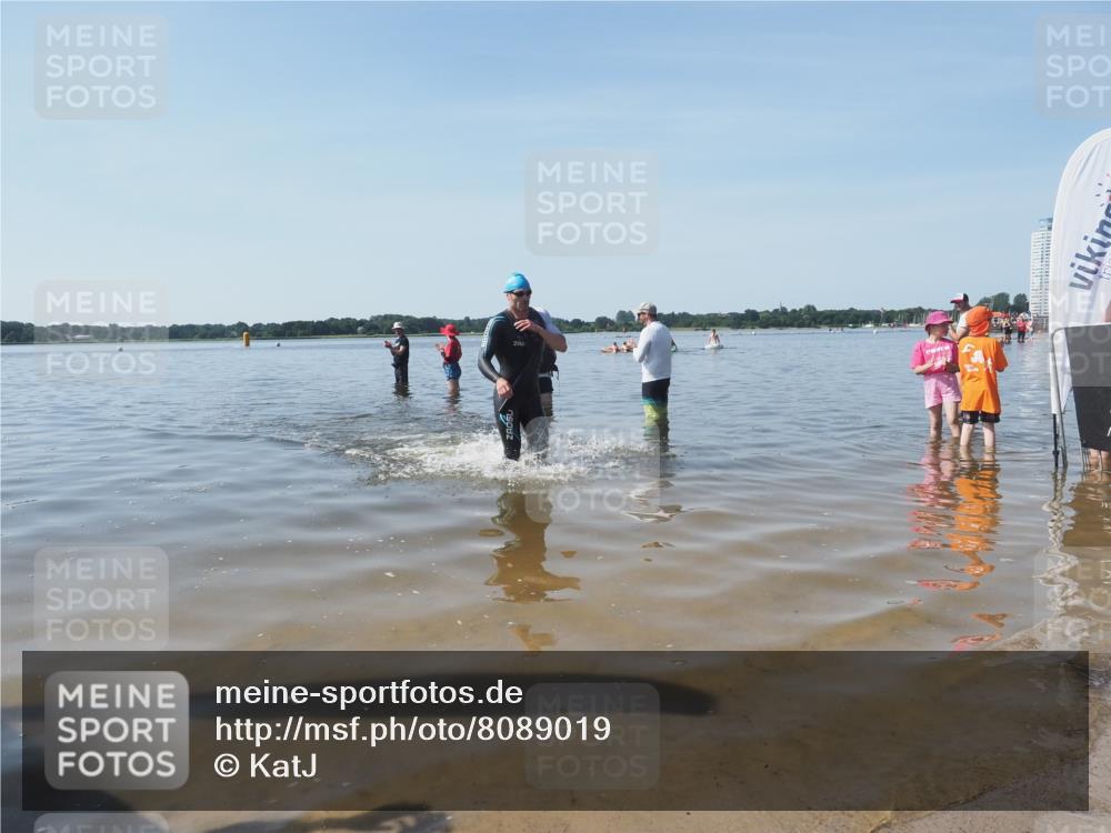 22.06.2025 - Viking Triathlon KatJ http://msf.ph/oto/8089019 22.06.2025 10:22:50 Schwimmen 100 meine-sportfotos.de